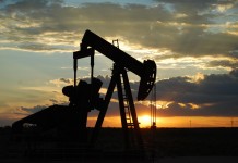 Ölpreis im freien Fall: Wer ist verantwortlich, Wer gewinnt, Wer verliert?