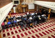 AfD-Verbände fordern schärfere Abgrenzung vom Islam durchzusetzen