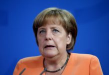 Nach Böhmermann-Entscheidung: Zufriedenheit der Bürger mit Merkel auf Tiefststand