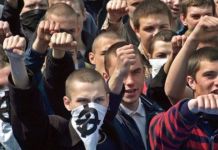 Lupenreine Demokraten: Rechter Sektor schändet Gedenkstätte für freien Journalisten in Kiew