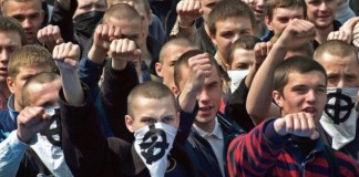 Lupenreine Demokraten: Rechter Sektor schändet Gedenkstätte für freien Journalisten in Kiew