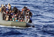 Flüchtlingsboot im Mittelmeer gekentert - Dutzende Tote befürchtet